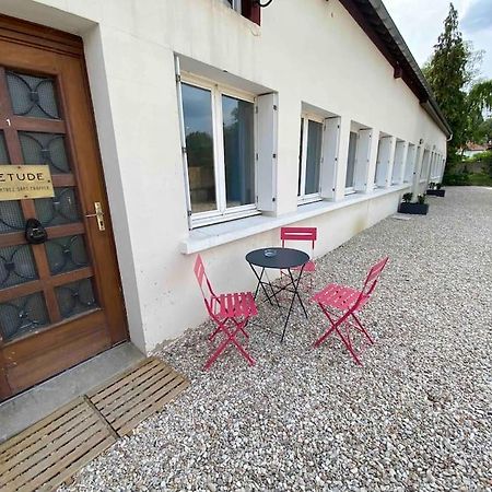 Appartement Familial, 2 Chambres, En Rdc Sur Cour Saint-Florentin  Esterno foto